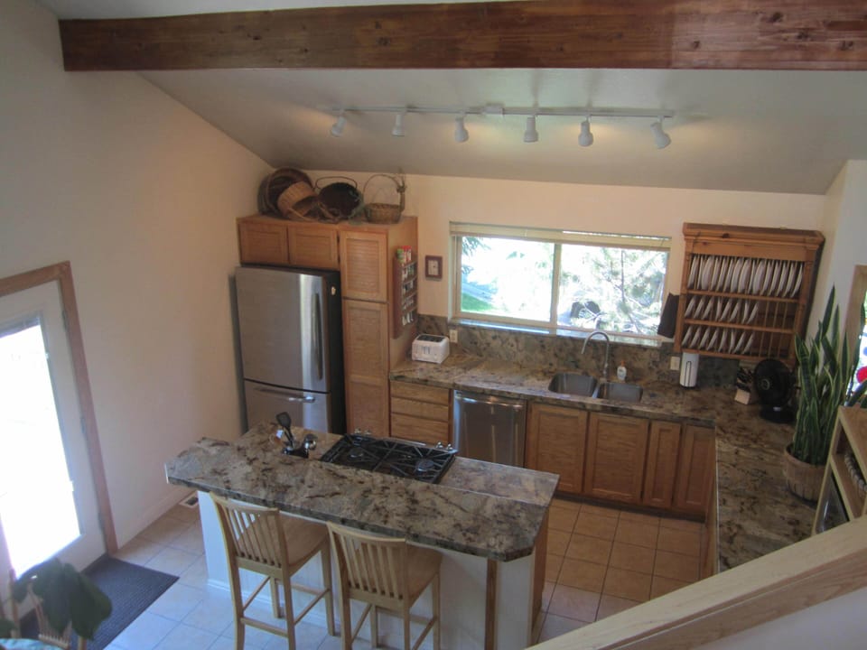 New kitchen appliances and granite counters