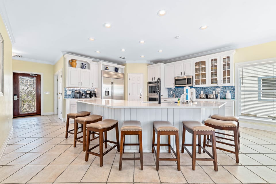 Kitchen peninsula ( dining area)