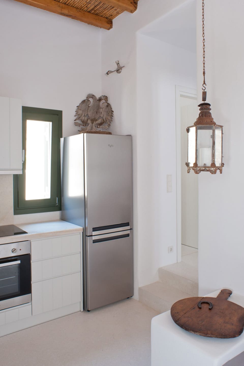A view of the kitchen