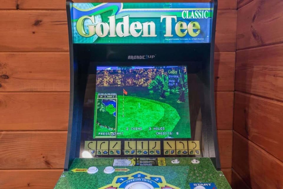 Golden Tee - Arcade game