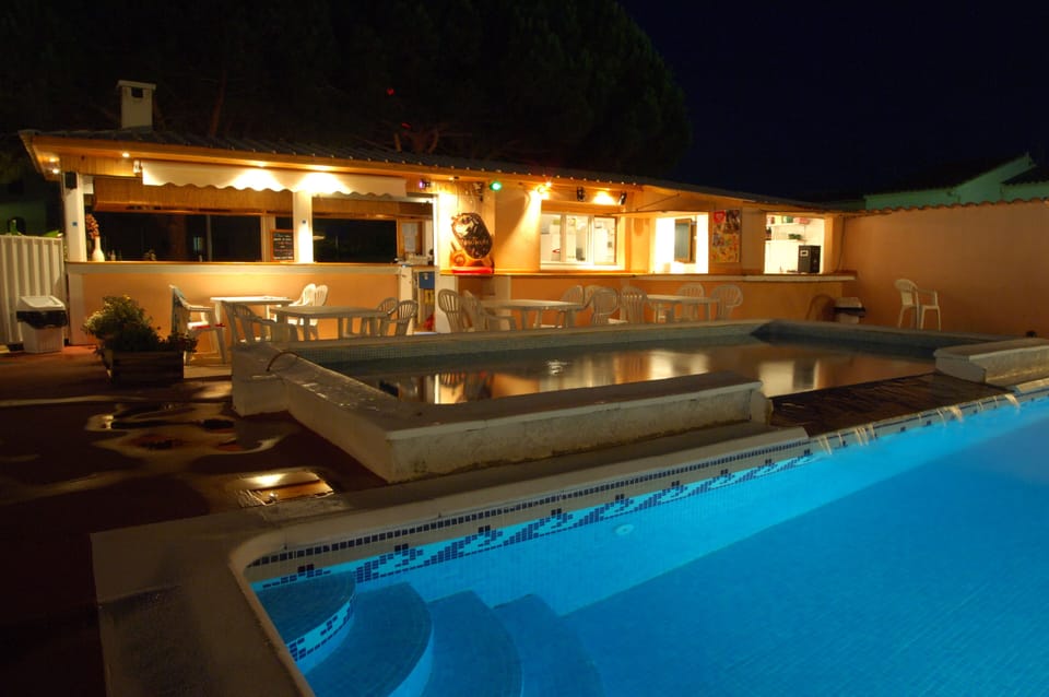 ARGENTIERE-CLUB : The Heated Pool - Web site: www.argentiere-club.com