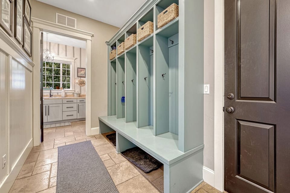 Lockers/ Laundry Room