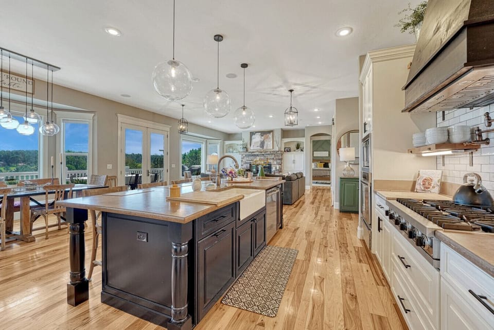 Kitchen/ Great Room