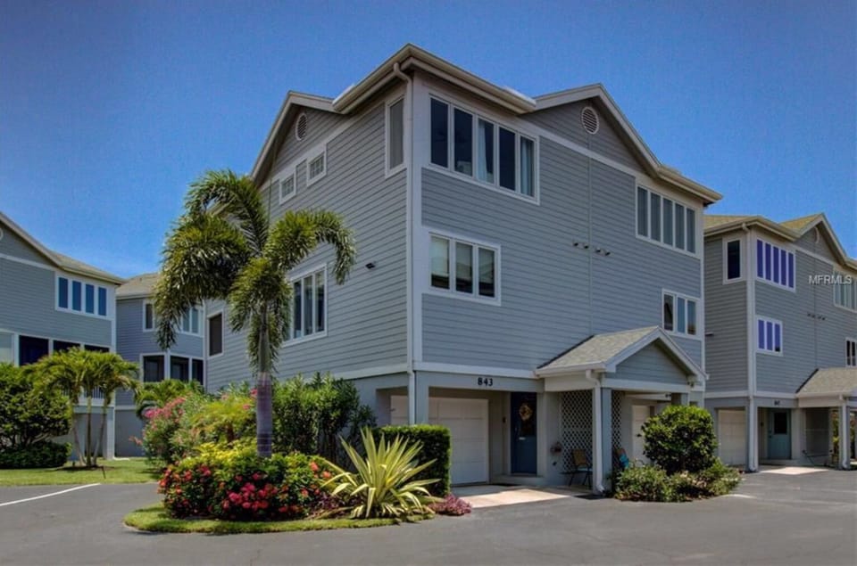 Each villa has two two story units 