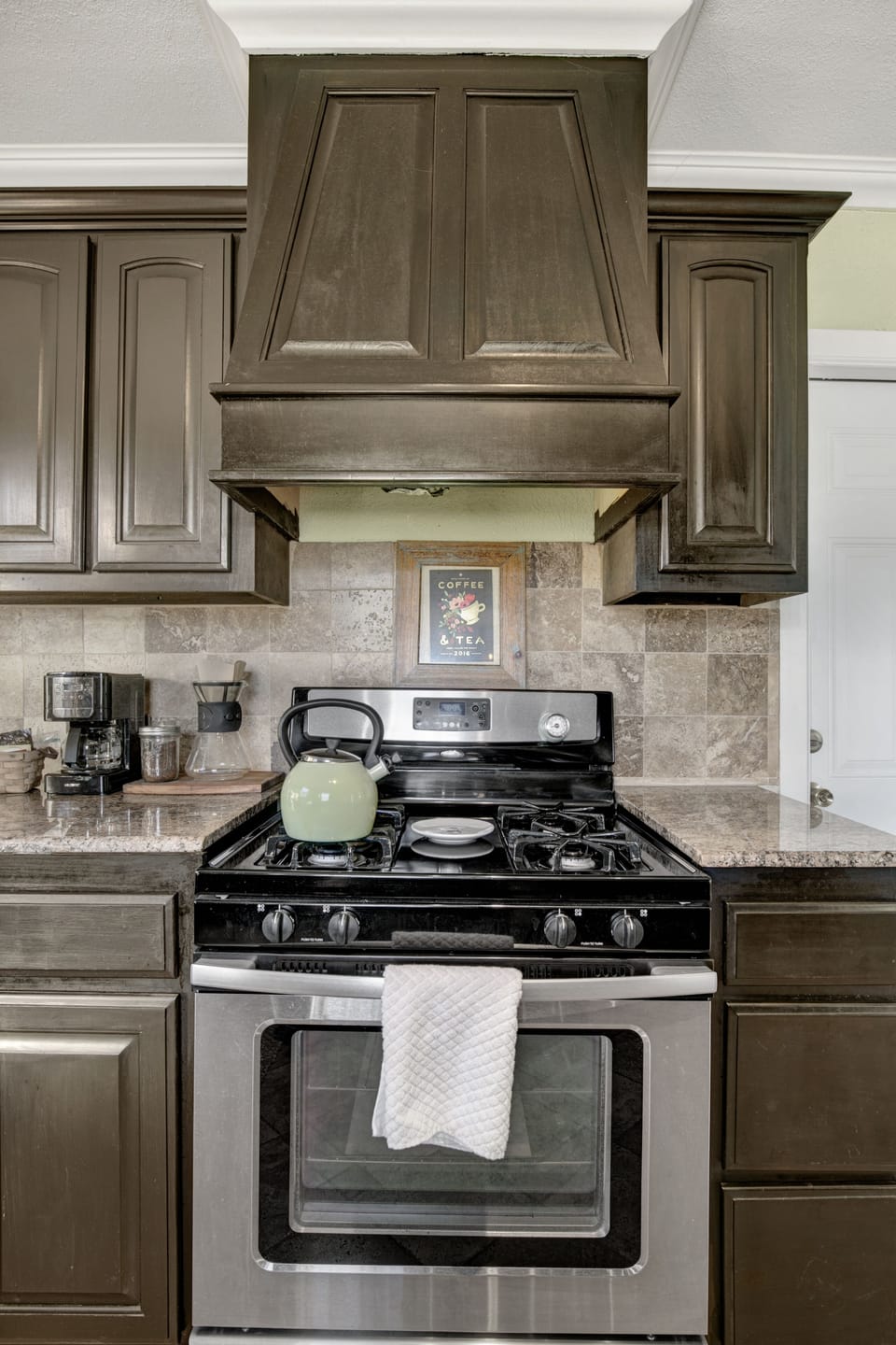 Gas range/electric oven