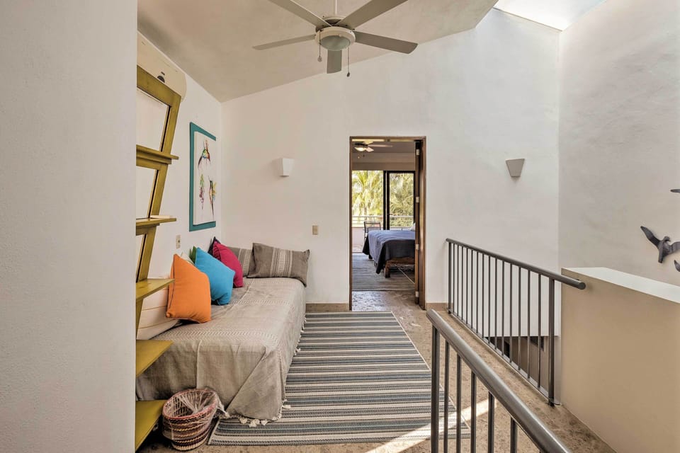 Additional Sleeping (Upstairs Hallway) | Twin Bed