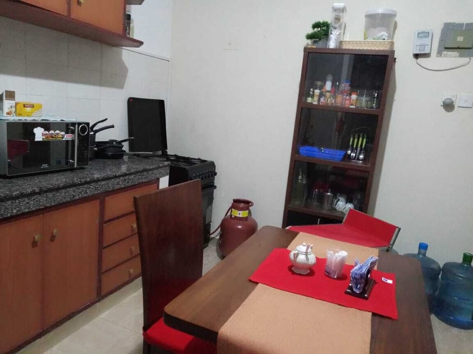 kitchen & dining area