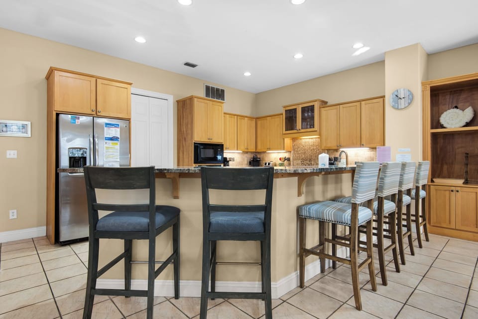 Eat-in bar seating