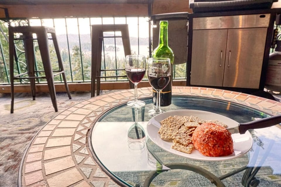 A perfect pairing for your mountain escape