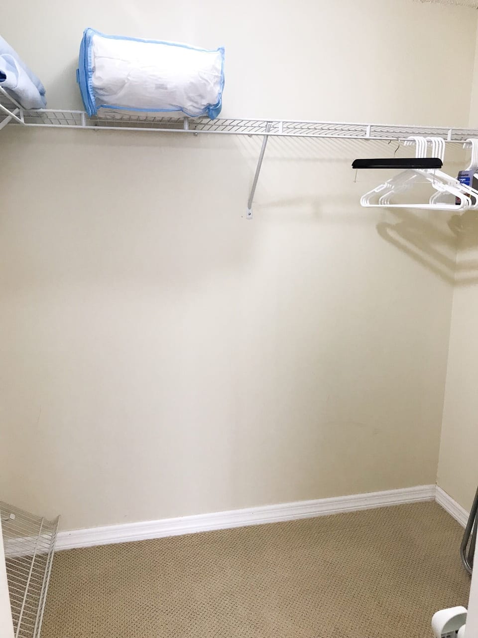 MASTER CLOSET
