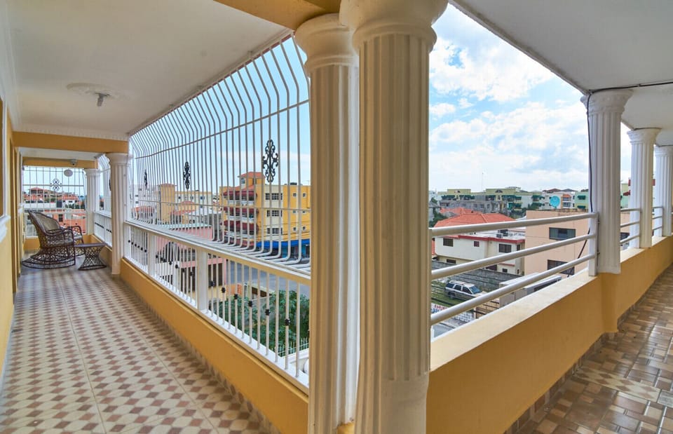 Balconywith neighbourhood views