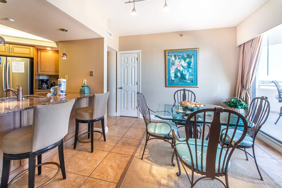 Breakfast Nook Seats 4, more room at the Bar