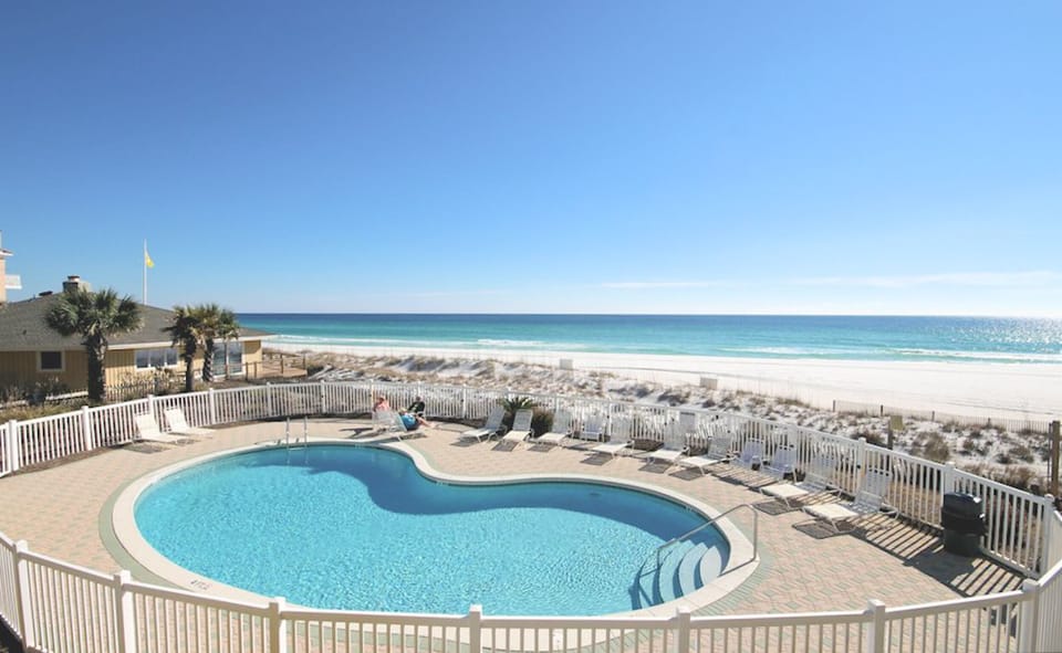 Inviting beachside pool
