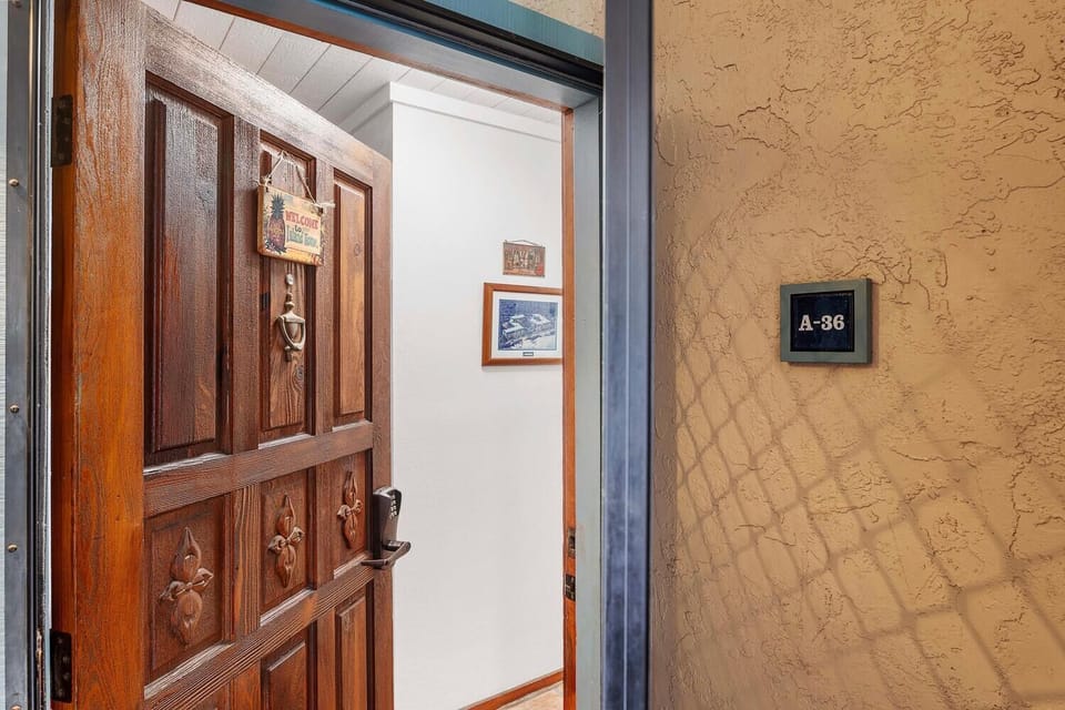 Welcome to Kona Reef A36!