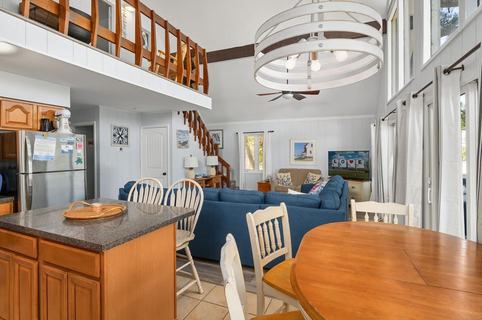 All the comforts of home plus amazing Views and Location!