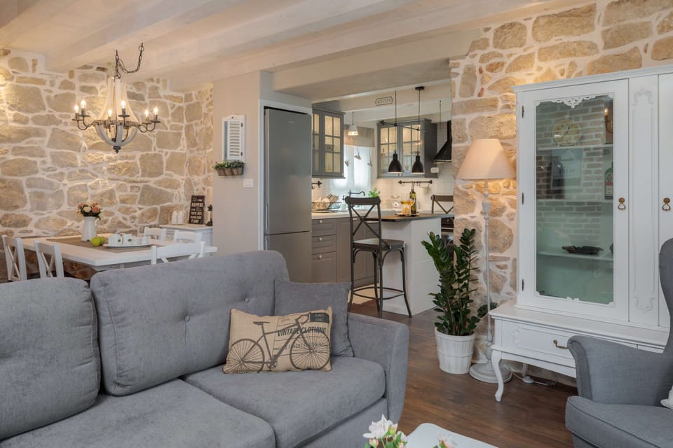 living room+kitchen