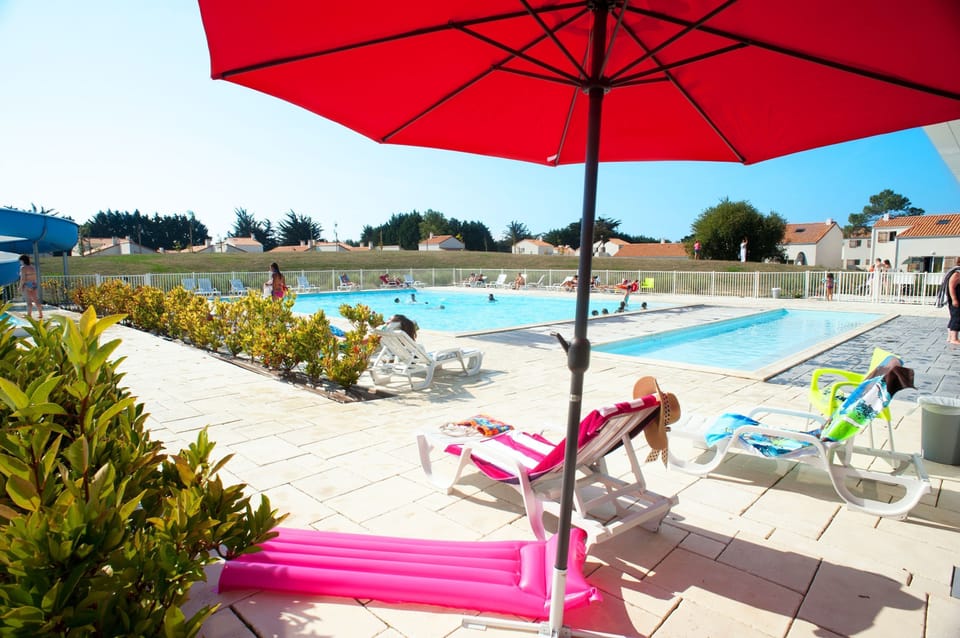 Enjoy the splendid pool!