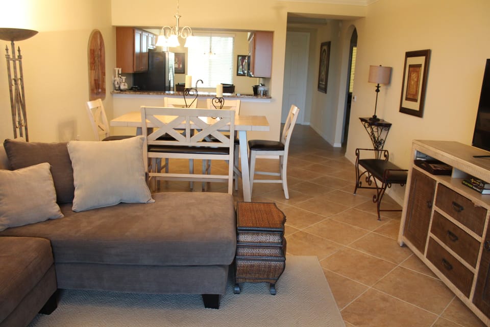 Family room to kitchen