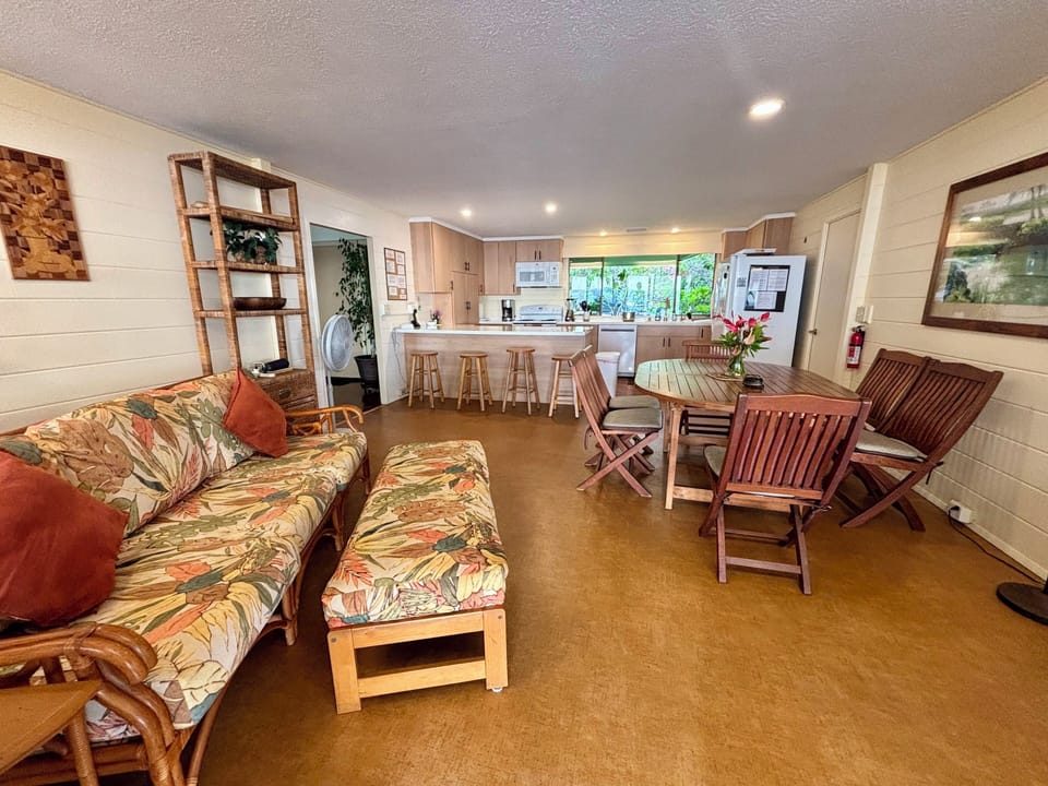 Kitchen dining area