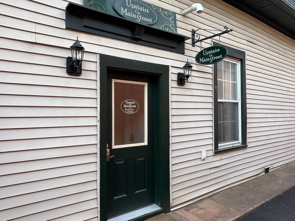 Alleyway Entrance for Apts. 5 & 6