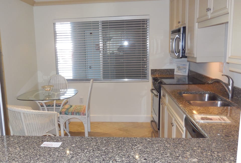 Eat in kitchen