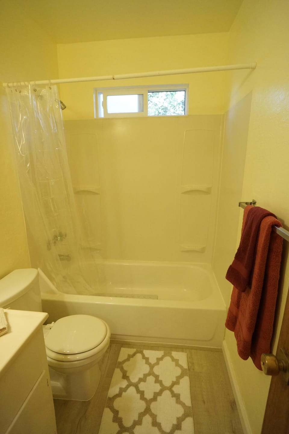 With full bathtub.