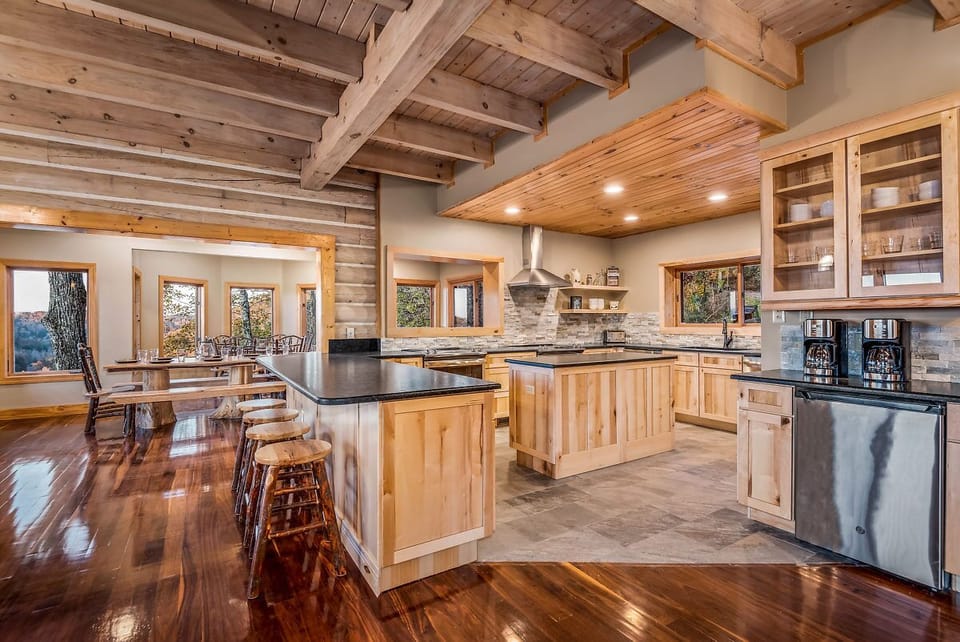 Tanglewood Mountain Lodge Kitchen Islands