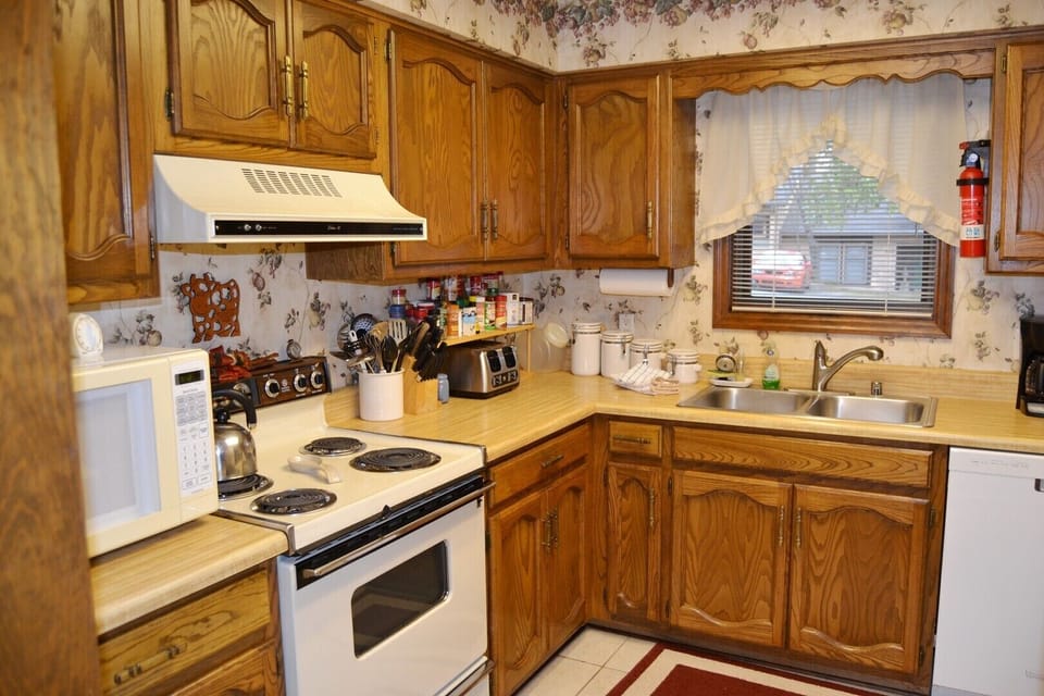 23TomiLn-Kitchen