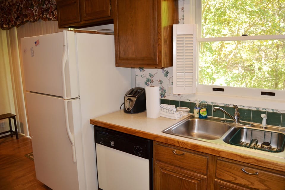90SantWy-Kitchen (2)
