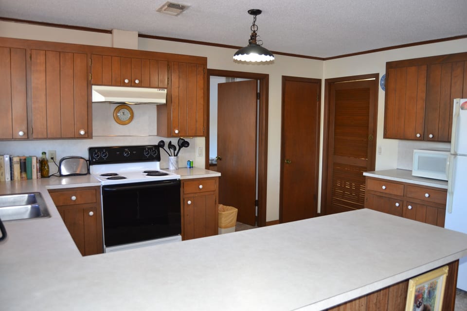 15SierLn-Kitchen (2)