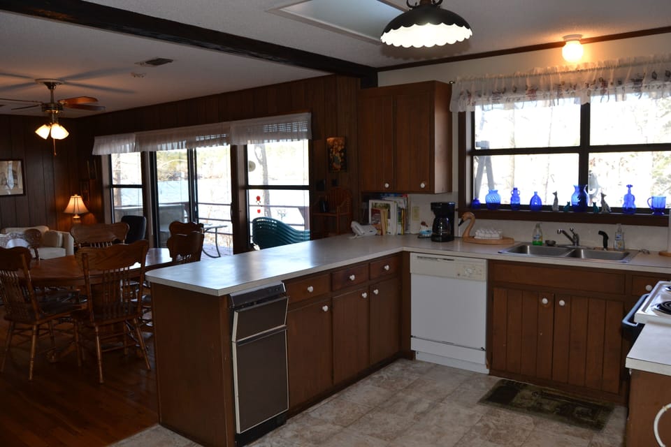 15SierLn-Kitchen