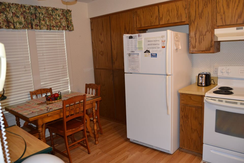 7RomeLn-Kitchen (2)
