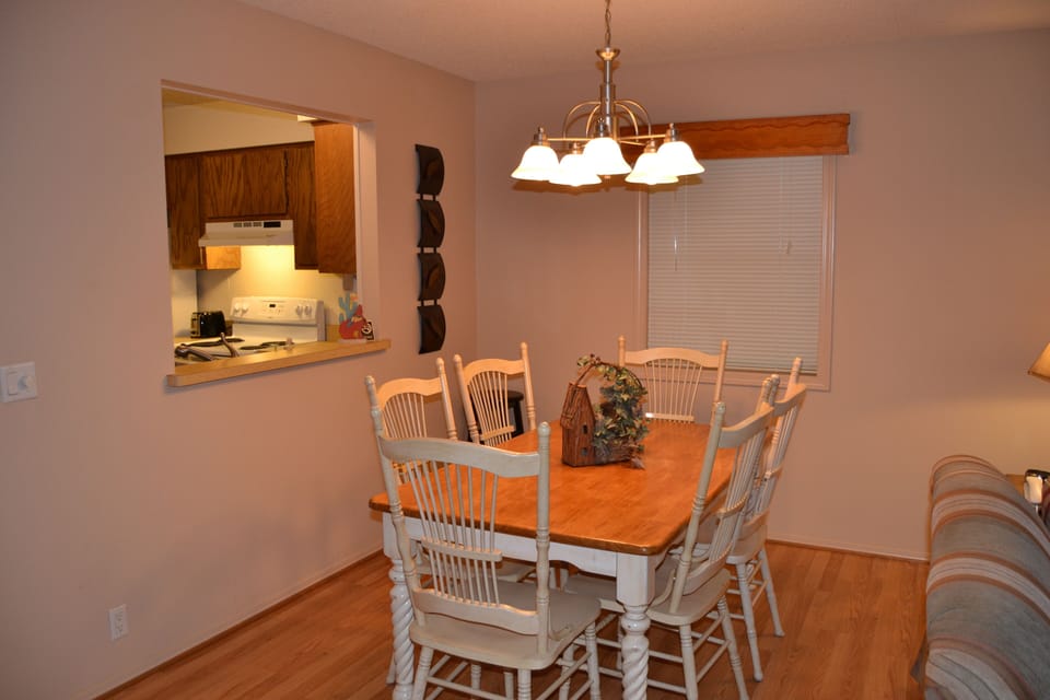 7RomeLn-Dining Area v3