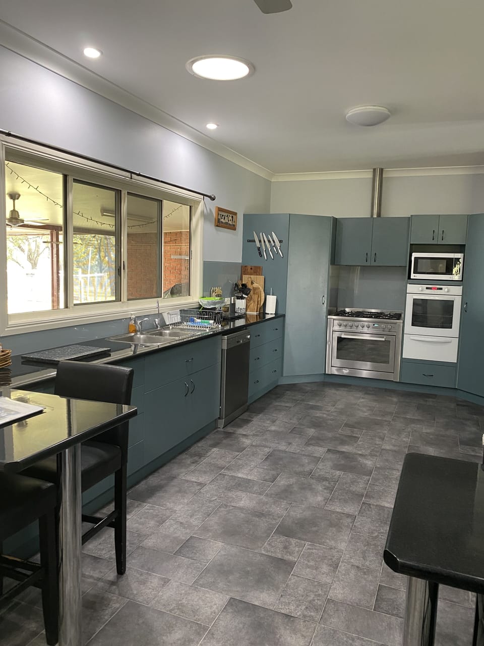 Large entertainers kitchen 
