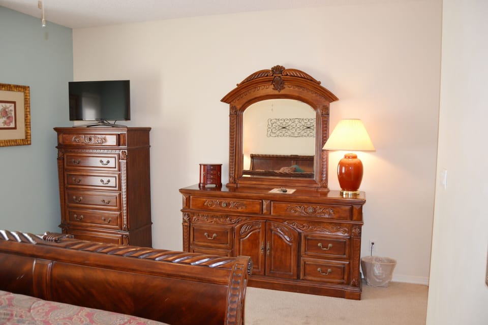 9SalvLn-Main Bedroom (3)