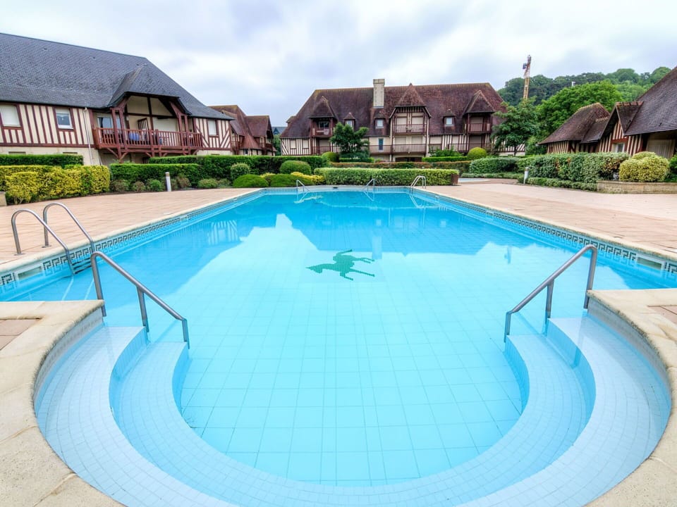 Swimming Pool, Property, Leisure, Resort, Water, Real Estate, Vacation, Building, Resort Town, House
