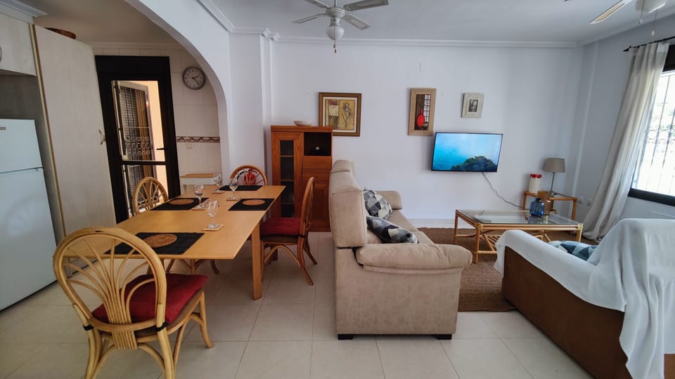 Kitchen table expanded