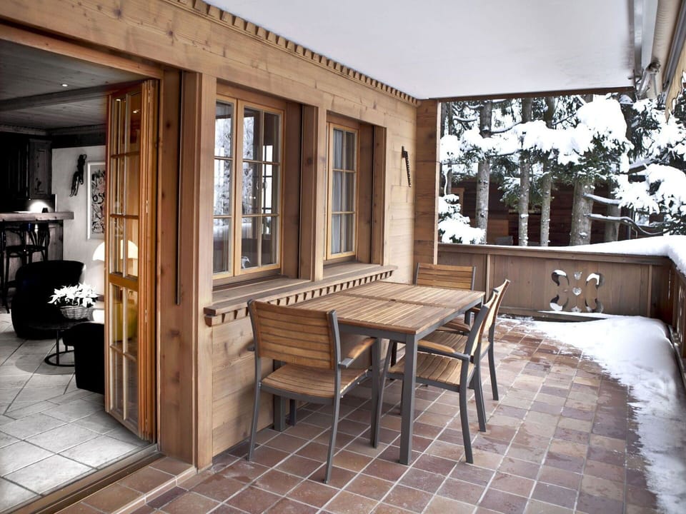 Table, Building, Furniture, Property, Window, Wood, Chair, Interior Design, Architecture, Living Room
