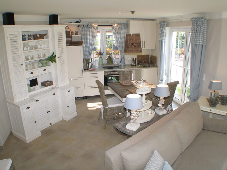 Exclusive apartment with garden and fireplace near the beach Apartment in Zingst