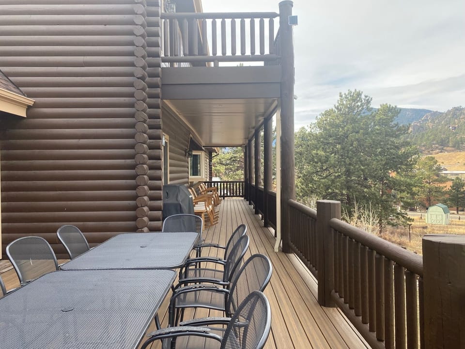 Addition deck with table
