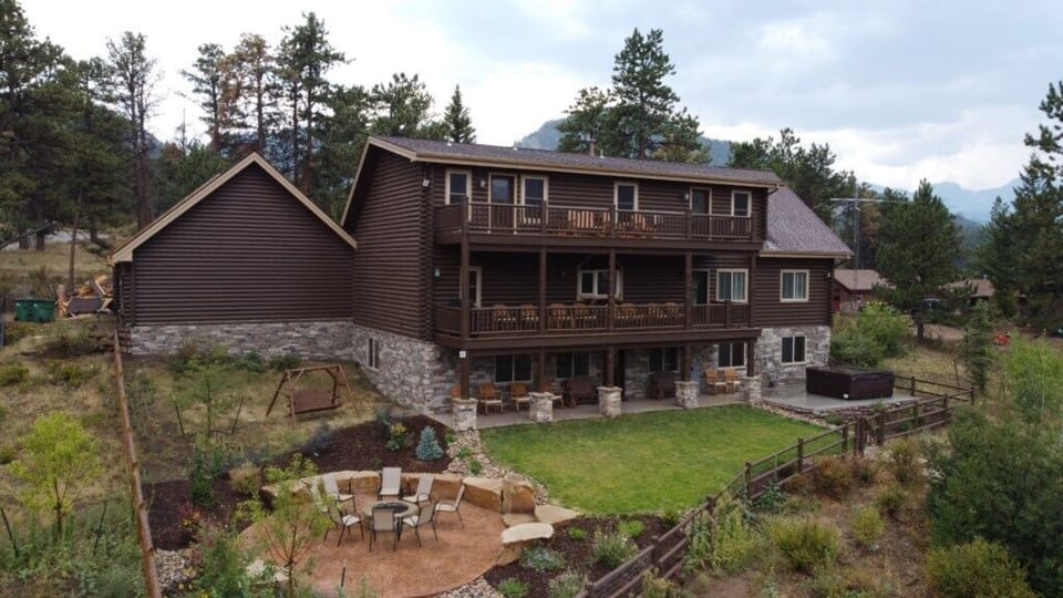 Moose Lodge - backyard view with hot tub and gas fire pit 2.jpg