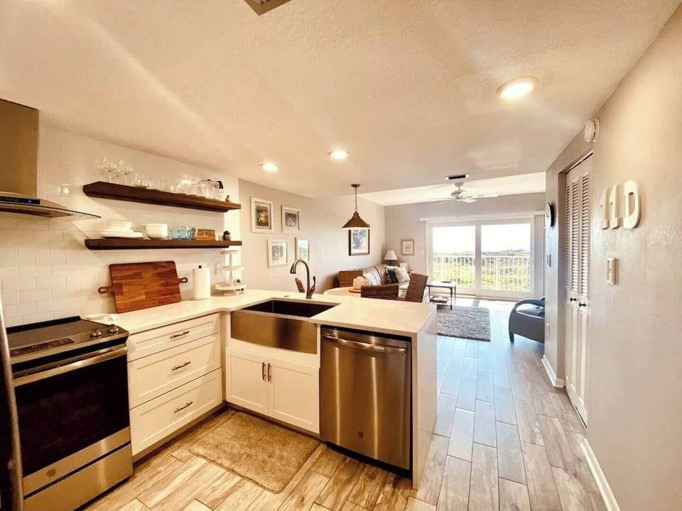 Beautifully updated kitchen!