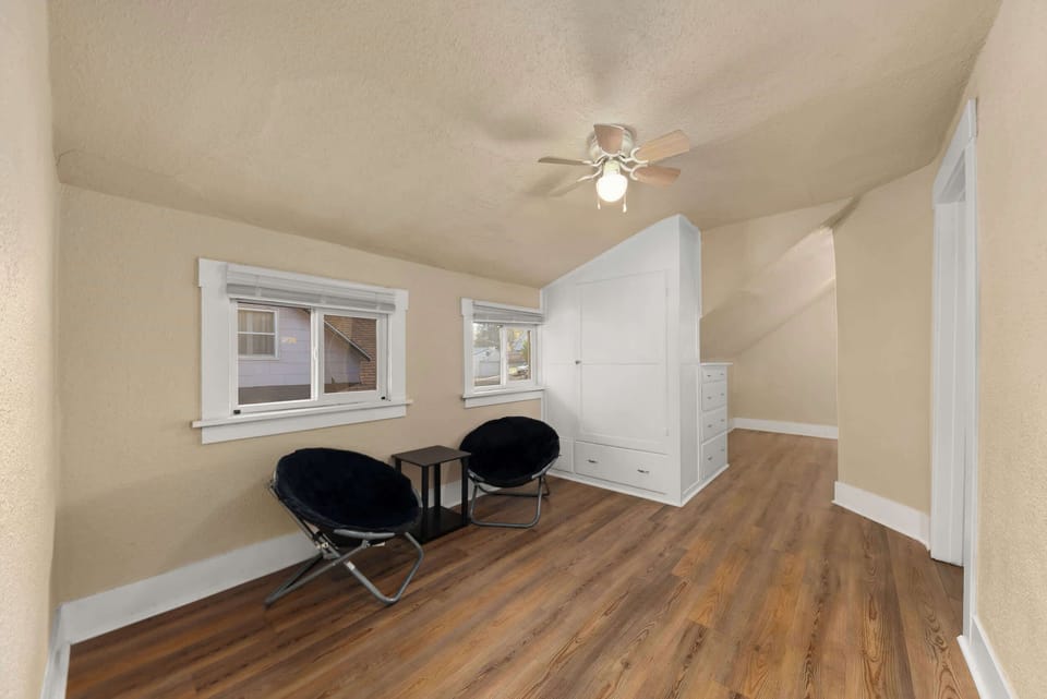 Upstairs Entry