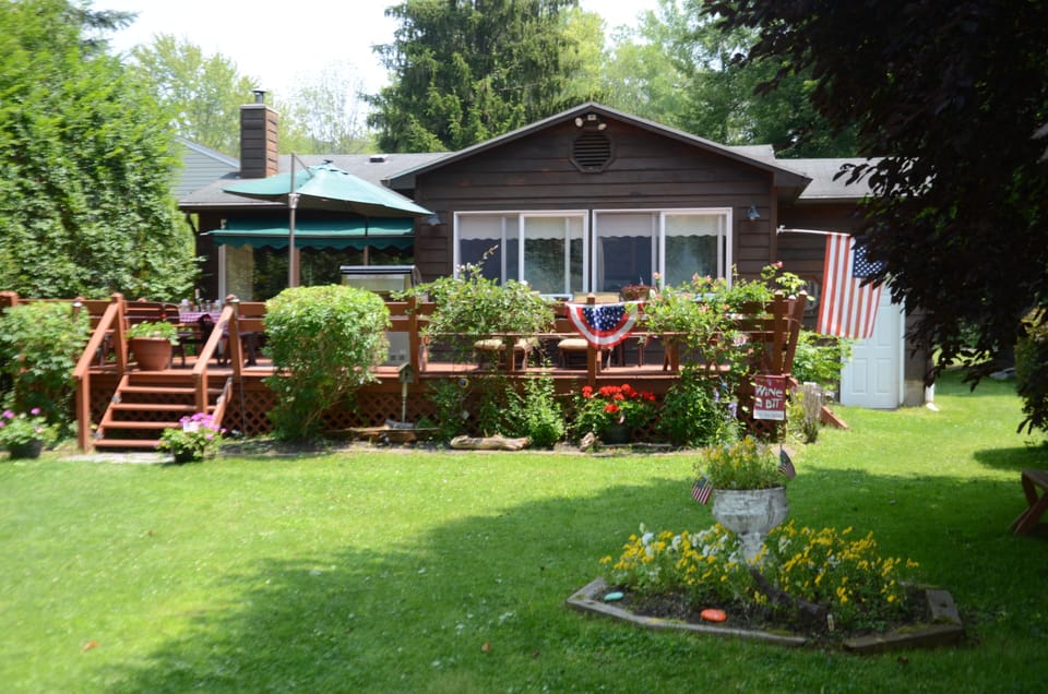 honeoyelakehouse@gmail.com