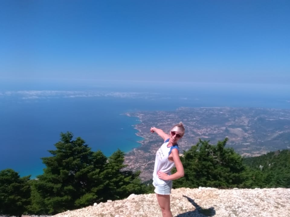 At the top of the island: hiking to the mountain Ainos
