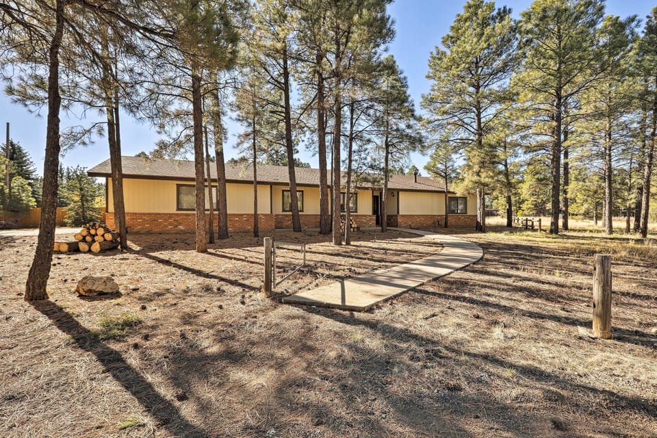 Exterior | Parking | Garage (2 Vehicles) | Driveway (2 Vehicles)