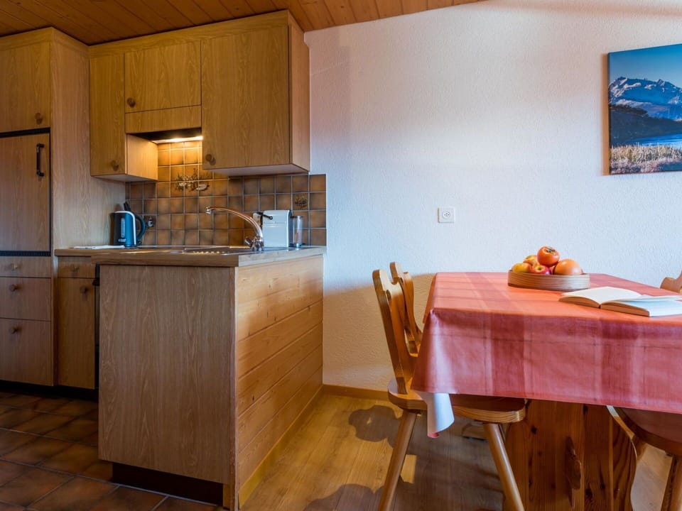 Property, Cabinetry, Table, Countertop, Kitchen Appliance, Building, Wood, Kitchen Sink, Interior Design, Sink