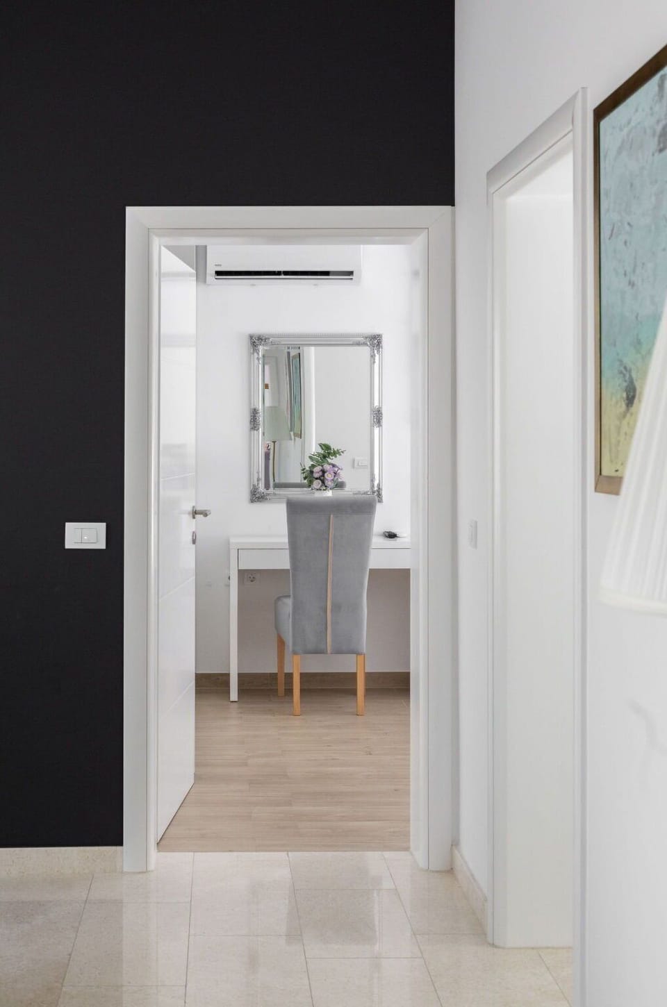 Wood, Interior Design, Architecture, Building, Flooring, Hardwood, Hall, Rectangle, Picture Frame