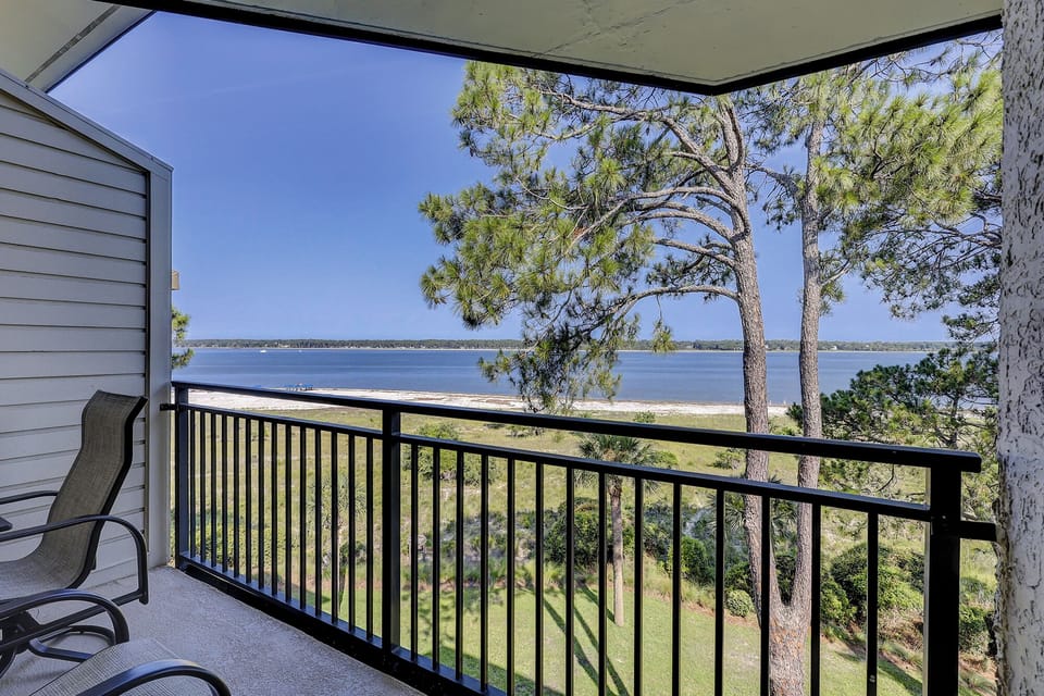 Beachside Tennis 1897 - Beachfront View