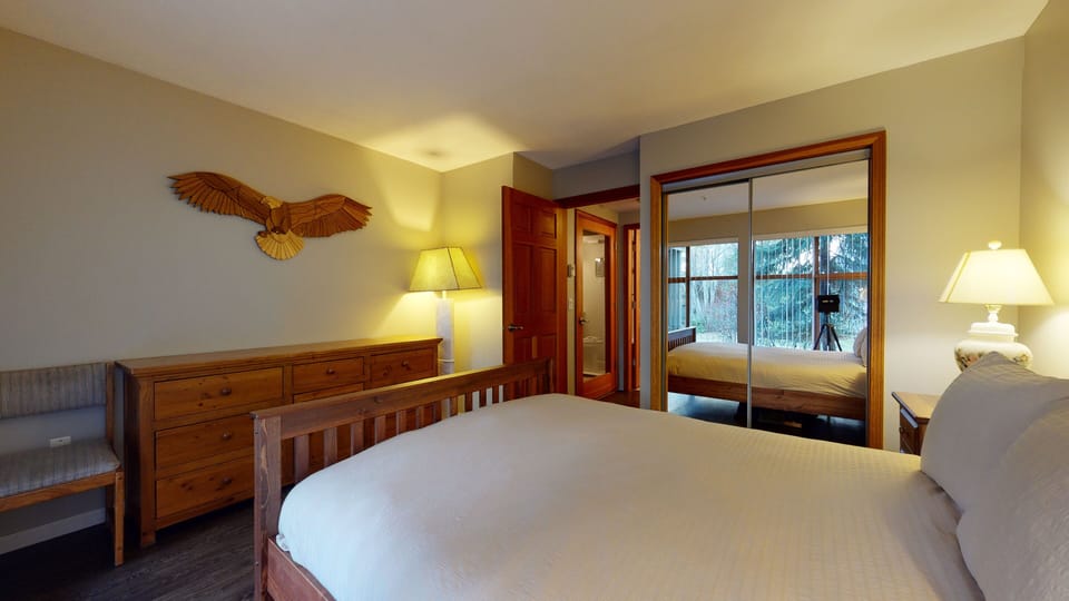 Queen bedroom